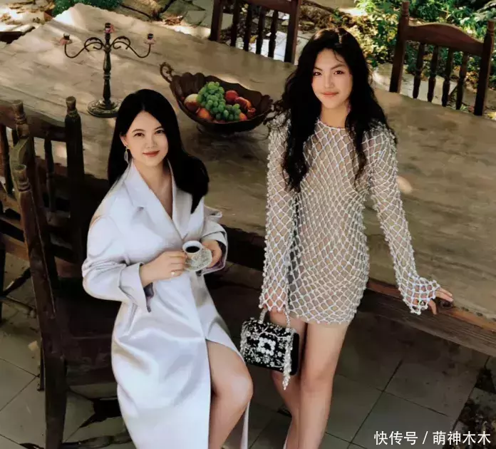 配資十大正規公司 49歲李湘最新露面過胖！走路肉都在顫，熱愛吃甜食網友擔心三高